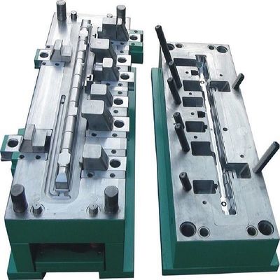 ซื้อ Customized Auto Radiator Plastic Tank Injection Mold with 100,000+ Tanks Life 45#/50#/P20 Material and 3D Design การผลิตออนไลน์