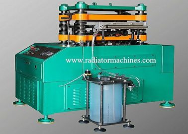 ความเร็วที่รวดเร็ว 120 SPM Fin Making Machine ปั๊ม Lanced Offset Fin 500 Mm
