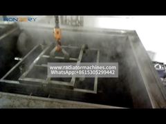 อุปกรณ์อัดลมความดันระบายความว่างสําหรับการปิดหล่อหล่อโป่ง